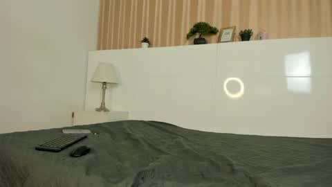 edrien_ray online show from 04-10-26, 01:22