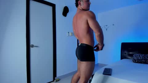 Snapshot of eduar_wild chatting on 03-05-26, 01:01 Eduar Wild online show from 03-05-26, 01:01