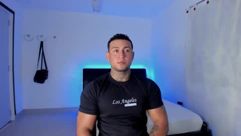 Snapshot of eduar_wild chatting on 03-31-26, 05:19 Eduar Wild online show from 03-31-26, 05:19