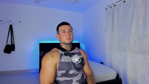Snapshot of eduar_wild chatting on 04-01-26, 02:01 Eduar Wild online show from 04-01-26, 02:01