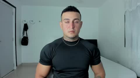 Snapshot of eduar_wild chatting on 06-23-26, 02:31 Eduar Wild online show from 06-23-26, 02:31