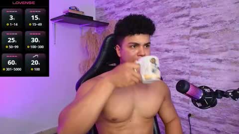 EDWARD CLARCK online show from 09-17-25, 02:57