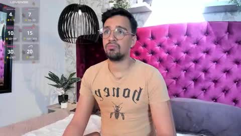 Snapshot of edward_maxx chatting on 02-17-26, 03:47 Eduardo online show from 02-17-26, 03:47