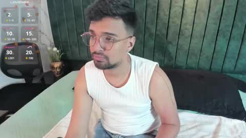 Snapshot of edward_maxx chatting on 02-20-26, 03:47 Eduardo online show from 02-20-26, 03:47