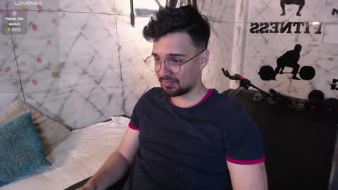 Snapshot of edward_maxx chatting on 02-21-26, 03:40 Eduardo online show from 02-21-26, 03:40