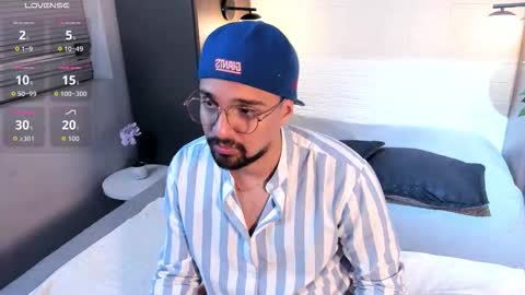 Snapshot of edward_maxx chatting on 03-09-26, 03:32 Eduardo online show from 03-09-26, 03:32