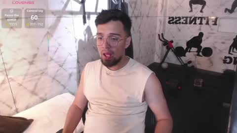 Snapshot of edward_maxx chatting on 03-18-26, 03:31 Eduardo online show from 03-18-26, 03:31