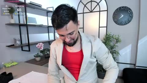 Snapshot of edward_maxx chatting on 03-23-26, 03:43 Eduardo online show from 03-23-26, 03:43