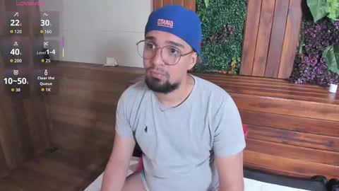 Snapshot of edward_maxx chatting on 03-25-26, 03:45 Eduardo online show from 03-25-26, 03:45