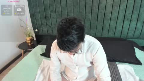 Snapshot of edward_maxx chatting on 03-27-26, 03:56 Eduardo online show from 03-27-26, 03:56