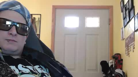 Snapshot of edwardaims_2please chatting on 12-04-25, 04:05 edwardaims_2please online show from 12-04-25, 04:05