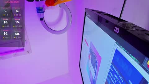 Snapshot of eemily_1 chatting on 12-28-24, 12:35 eemily_1 online show from 12-28-24, 12:35