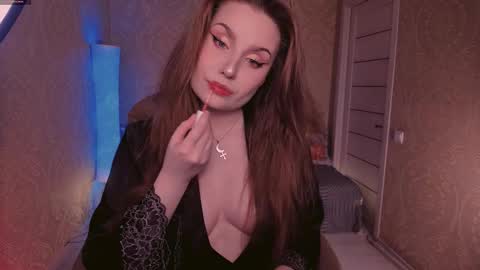 Snapshot of eesmaaarr chatting on 10-30-25, 11:05 eesmaaarr online show from 10-30-25, 11:05