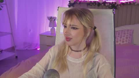 Snapshot of eevamarie chatting on 05-06-26, 04:56 EVA NON NUDE online show from 05-06-26, 04:56