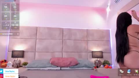 Snapshot of eevee_taylor chatting on 10-23-25, 02:55 Eevee online show from 10-23-25, 02:55