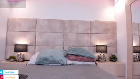 Snapshot of eevee_taylor chatting on 02-18-26, 03:13 Eevee online show from 02-18-26, 03:13