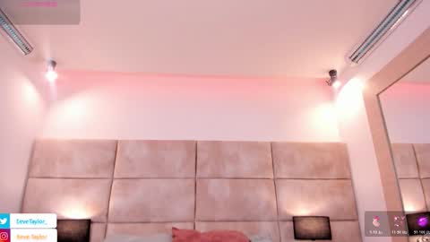 Snapshot of eevee_taylor chatting on 03-04-26, 03:12 Eevee online show from 03-04-26, 03:12