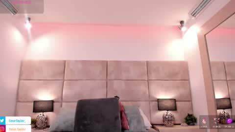 Snapshot of eevee_taylor chatting on 03-06-26, 03:25 Eevee online show from 03-06-26, 03:25