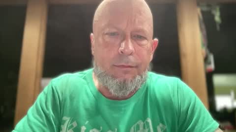 Snapshot of eevilempire chatting on 04-07-26, 05:46 Harley Biker online show from 04-07-26, 05:46