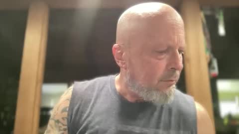 Snapshot of eevilempire chatting on 04-22-26, 04:41 Harley Biker online show from 04-22-26, 04:41