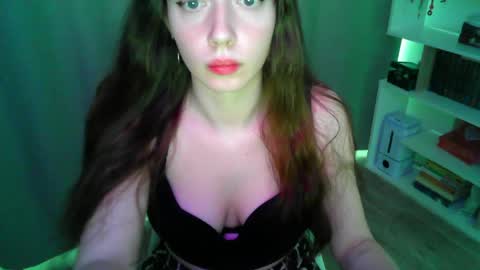 Snapshot of effie_balconii chatting on 04-10-26, 10:53 effie_balconii online show from 04-10-26, 10:53