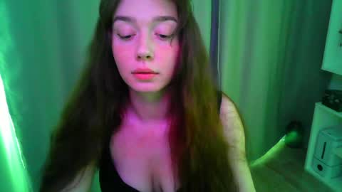 Snapshot of effie_balconii chatting on 04-16-26, 02:29 effie_balconii online show from 04-16-26, 02:29