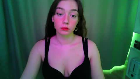 Snapshot of effie_balconii chatting on 05-03-26, 12:00 effie_balconii online show from 05-03-26, 12:00