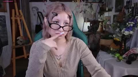 Snapshot of effiemeowley chatting on 03-07-26, 04:20 effiemeowley online show from 03-07-26, 04:20