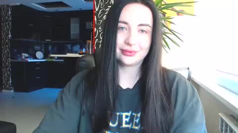 Snapshot of effy_m chatting on 02-19-25, 11:49 Effy online show from 02-19-25, 11:49