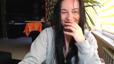 Snapshot of effy_m chatting on 10-03-25, 09:28 Effy online show from 10-03-25, 09:28