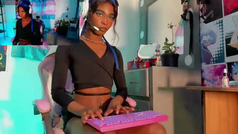 effy_marinn online show from 09-19-25, 01:01
