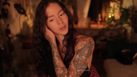 Snapshot of effylowell_ chatting on 12-16-25, 02:38 Effy online show from 12-16-25, 02:38