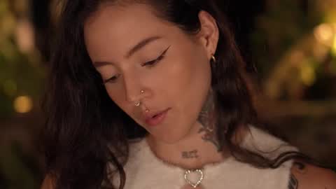 Snapshot of effylowell_ chatting on 02-01-26, 02:21 Effy online show from 02-01-26, 02:21