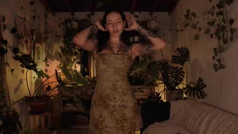 Snapshot of effylowell_ chatting on 03-08-26, 02:04 Effy online show from 03-08-26, 02:04