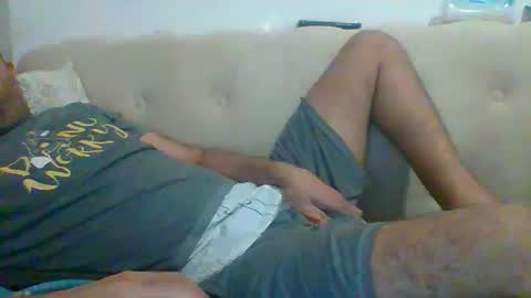 Snapshot of egyman2022 chatting on 11-17-25, 07:30 Im momo 35 Egyptian at Dubai online show from 11-17-25, 07:30