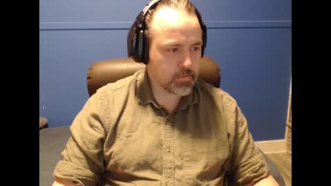 Snapshot of ehmac84 chatting on 11-09-25, 01:09 Eh Mac online show from 11-09-25, 01:09