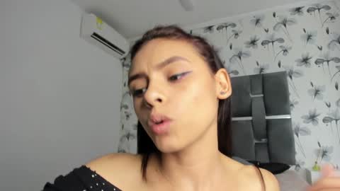 Snapshot of ehotloveaxxx chatting on 12-18-24, 09:29 Valery online show from 12-18-24, 09:29
