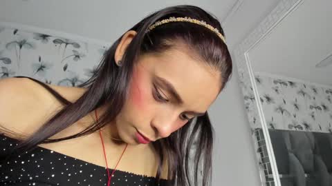 Snapshot of ehotloveaxxx chatting on 12-20-24, 07:50 Valery online show from 12-20-24, 07:50