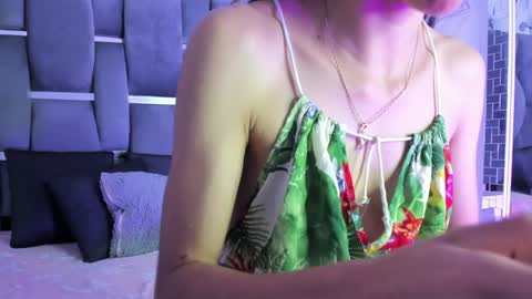 Snapshot of ehotloveaxxx chatting on 01-14-25, 06:28 Valery online show from 01-14-25, 06:28