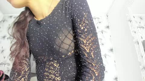 Snapshot of ehotloveaxxx chatting on 01-20-25, 04:23 Valery online show from 01-20-25, 04:23