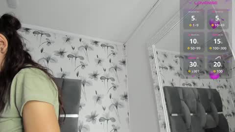 Snapshot of ehotloveaxxx chatting on 01-29-25, 07:43 Valery online show from 01-29-25, 07:43