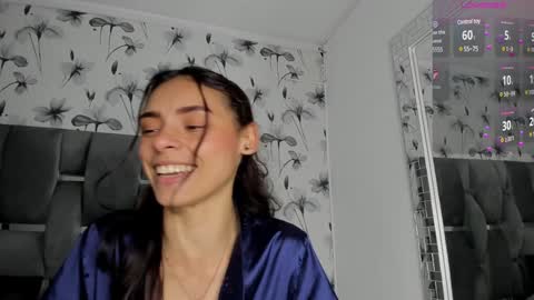 Snapshot of ehotloveaxxx chatting on 02-05-25, 06:15 Valery online show from 02-05-25, 06:15