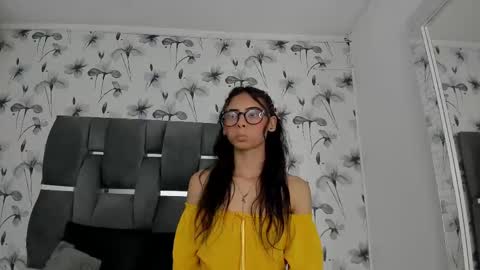 Snapshot of ehotloveaxxx chatting on 02-15-25, 09:59 Valery online show from 02-15-25, 09:59