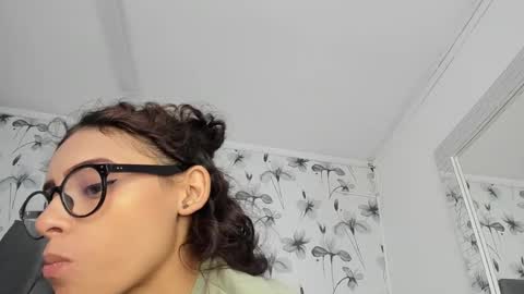 Snapshot of ehotloveaxxx chatting on 03-05-25, 04:57 Valery online show from 03-05-25, 04:57