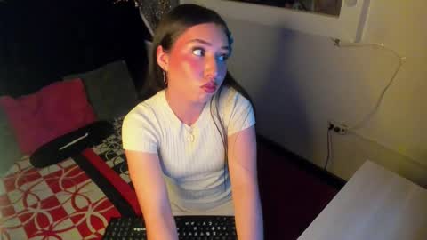Snapshot of eilen_pink chatting on 03-28-26, 12:27 EILIN PINK online show from 03-28-26, 12:27