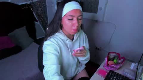 Snapshot of eilen_pink chatting on 03-31-26, 12:05 EILIN PINK online show from 03-31-26, 12:05