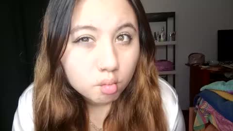 EIMY   MODEL INDEPENDENT online show from 02-11-25, 03:08