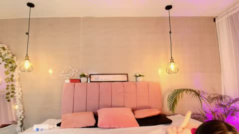 eimy_rosse18 online show from 10-10-25, 10:03