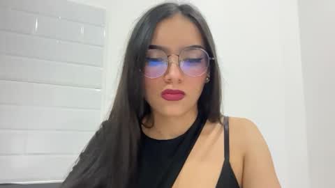 eimy_rosse18 online show from 05-05-26, 01:52