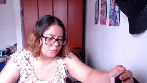 Snapshot of eimy_saenzz chatting on 04-19-26, 06:10 eimy_saenzz online show from 04-19-26, 06:10